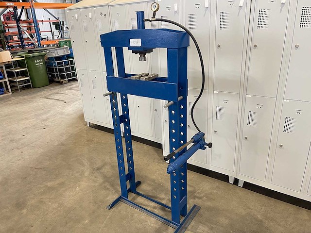 - t. 10 - hydraulische werkplaats pers - afbeelding 2 van  6