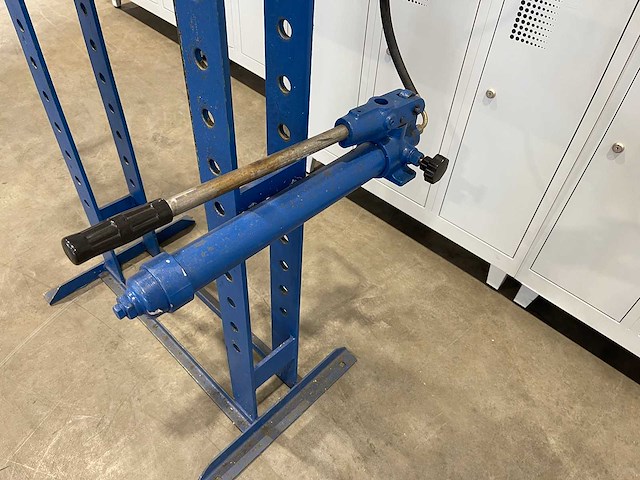 - t. 10 - hydraulische werkplaats pers - afbeelding 4 van  6