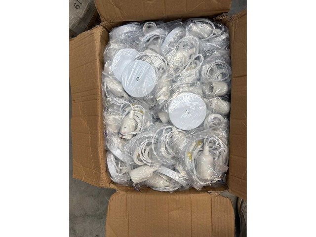 - witte fitting - 80 cm. draad - plafondkapje - 2 ringen - fitting - (70x) - afbeelding 1 van  1