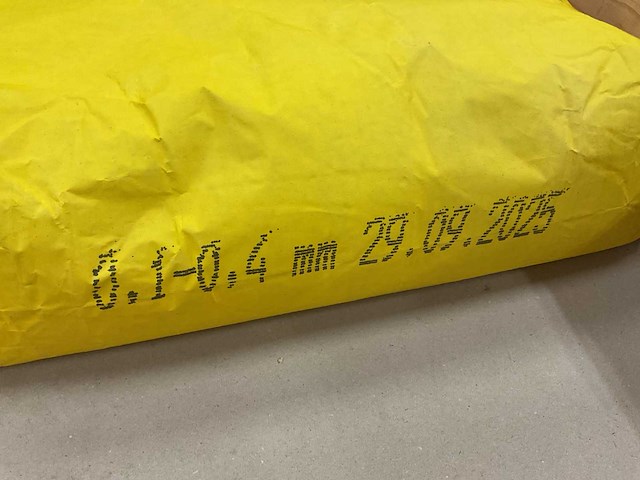 0.1-0.4mm zak á 25kg aluminiumsilicaat - afbeelding 2 van  2