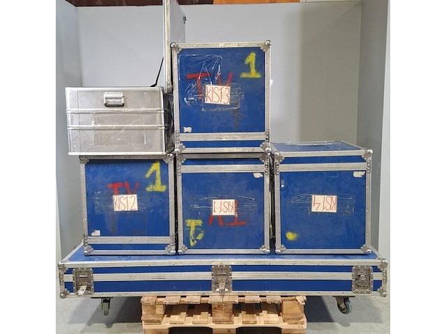 0.150 diverse oefenpoppen en toebehoren - afbeelding 1 van  5