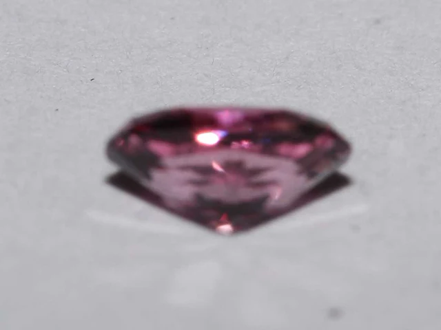 0,25 ct. ovale vorm roze lavendel - rododiet-edelsteen - afbeelding 3 van  8