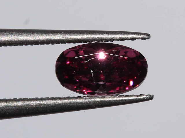 0,25 ct. ovale vorm roze lavendel - rododiet-edelsteen - afbeelding 4 van  8