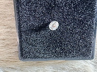 0.32 karaat diamant (gecertificeerd) - afbeelding 1 van  8