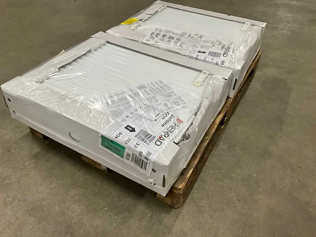 0597073306 paneelradiator softline eco 700-33-600 1564w (2x) - afbeelding 1 van  8