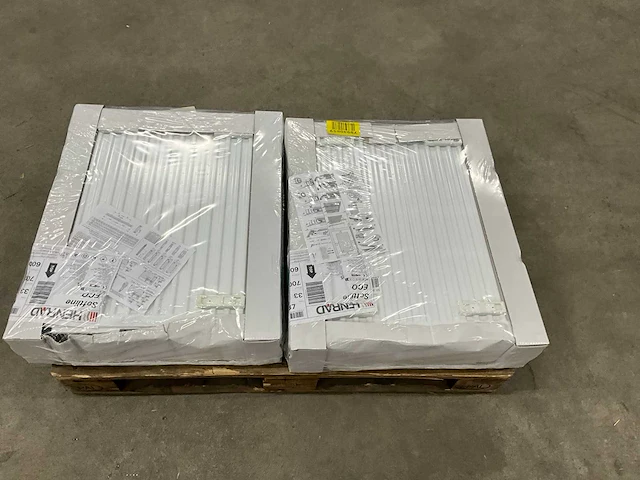 0597073306 paneelradiator softline eco 700-33-600 1564w (2x) - afbeelding 4 van  8