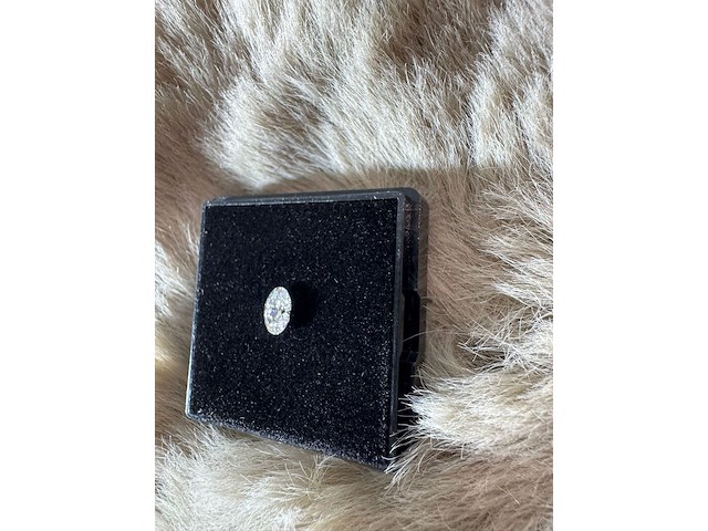 0.71 karaat diamant (gecertificeerd igi lg597372517) - afbeelding 1 van  8