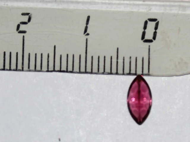0,75 ct. marquise vorm frambeis - rodoliet-edelsteen - afbeelding 3 van  12