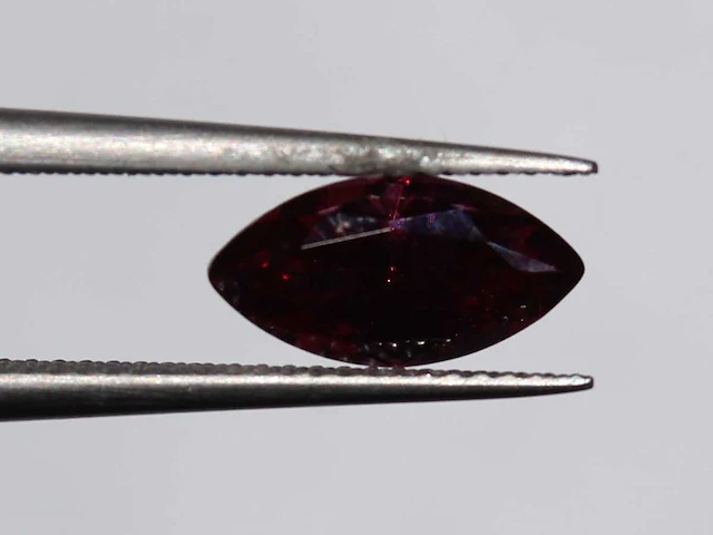 0,75 ct. marquise vorm frambeis - rodoliet-edelsteen - afbeelding 11 van  12