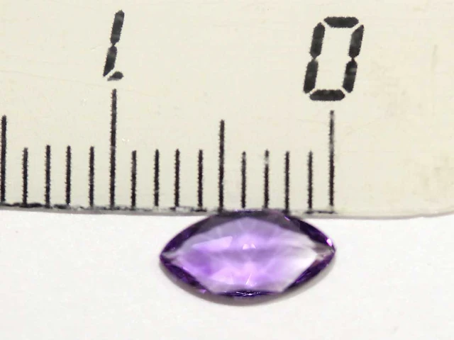 0,96 ct. marquise-vorm violette kleur amethist-edelsteen - afbeelding 2 van  5