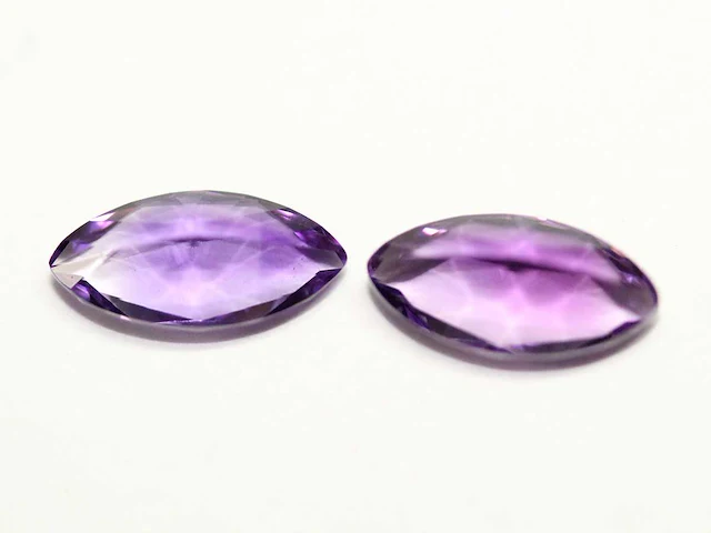 0,96 ct. marquise-vorm violette kleur amethist-edelsteen - afbeelding 5 van  5