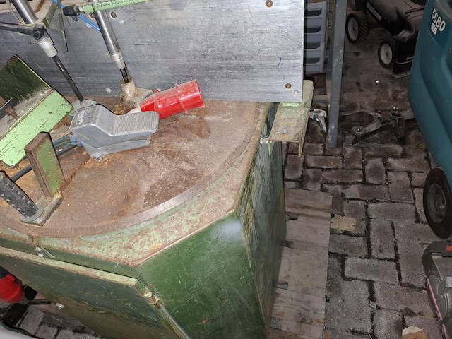 1 aluminiumzaagmachine met rollerbaan - afbeelding 1 van  5