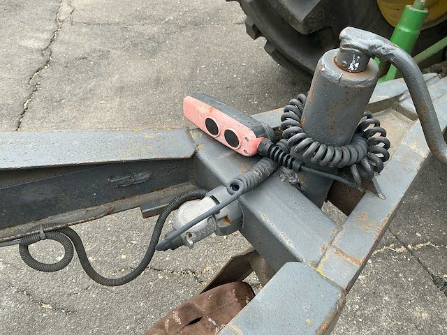 1-assige converter dolly met hydraulisch hefbare koppelschotel en dubbellucht - afbeelding 8 van  9
