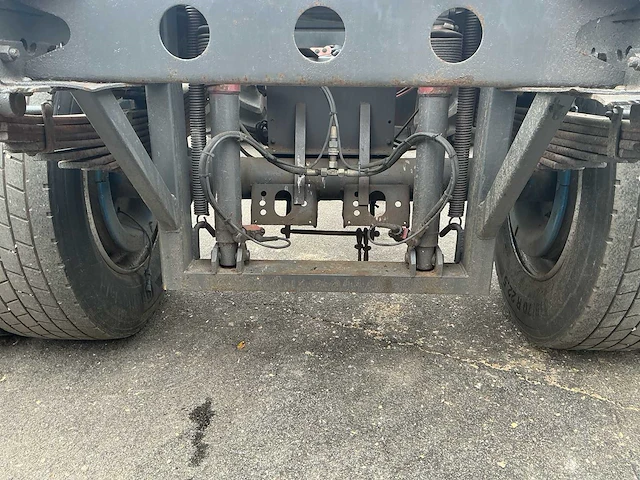 1-assige converter dolly met hydraulisch hefbare koppelschotel en dubbellucht - afbeelding 7 van  11