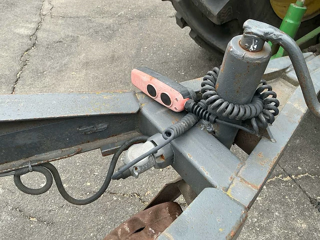 1-assige converter dolly met hydraulisch hefbare koppelschotel en dubbellucht - afbeelding 10 van  11