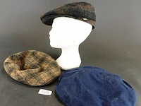 1 baret en 2 tweed/wollen balke petten