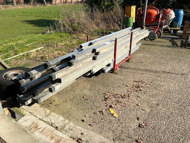 1 bok met ca. 60 aluminium metselprofielen - afbeelding 1 van  1