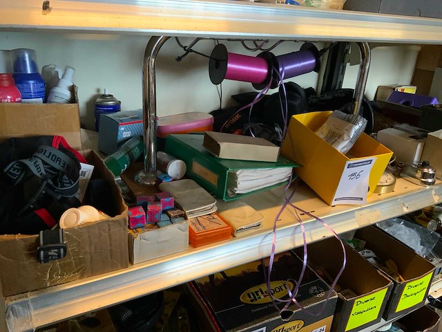 1 legbord stelling met divers - afbeelding 1 van  6