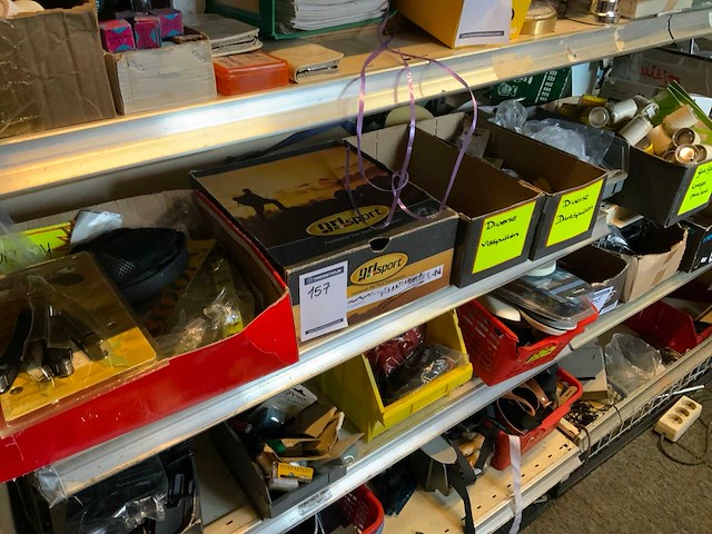 1 legbord stelling met divers - afbeelding 1 van  6