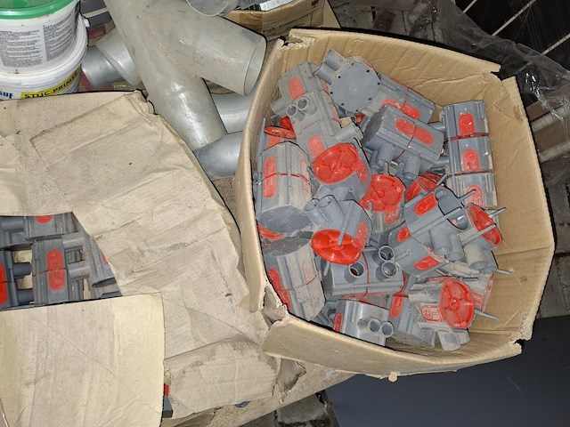 1 lot div elektrisch materiaal - afbeelding 1 van  3