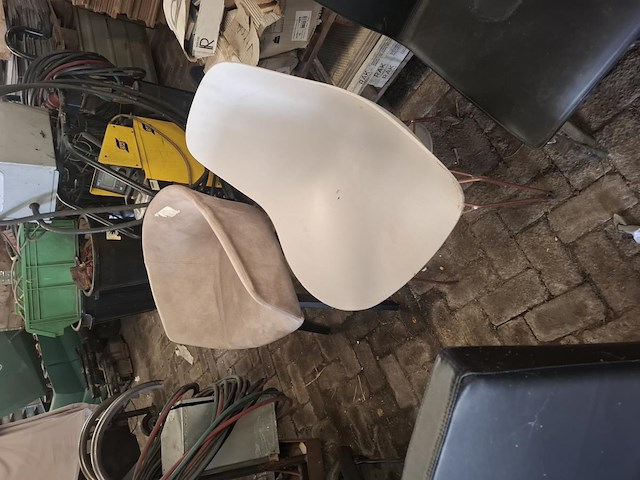 1 lot div stoelen - afbeelding 3 van  5