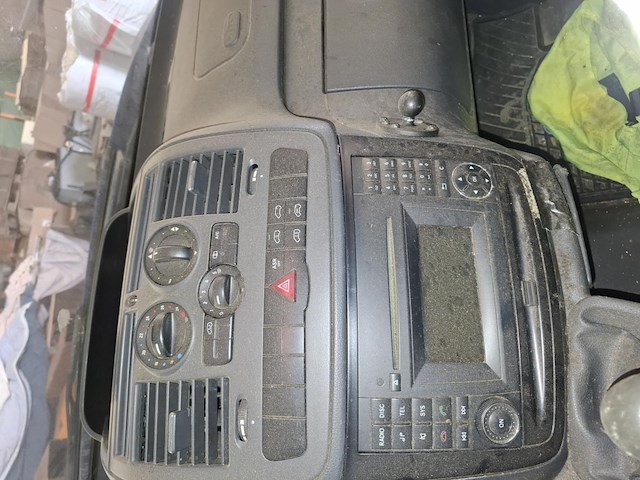 1 mercedes vito schade papieren kompleet belgie bouwjaar 2014 - afbeelding 8 van  8
