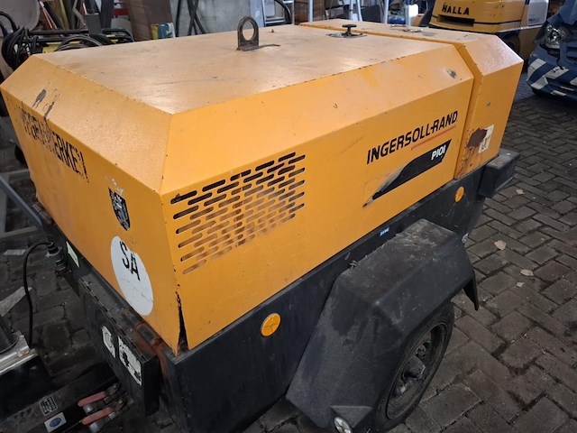1 mobiele compressor ingersol - afbeelding 1 van  5