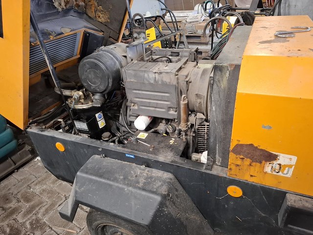 1 mobiele compressor ingersol - afbeelding 2 van  5