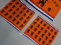 1 oranje vlag en 2 oranje sjaals - afbeelding 2 van  3
