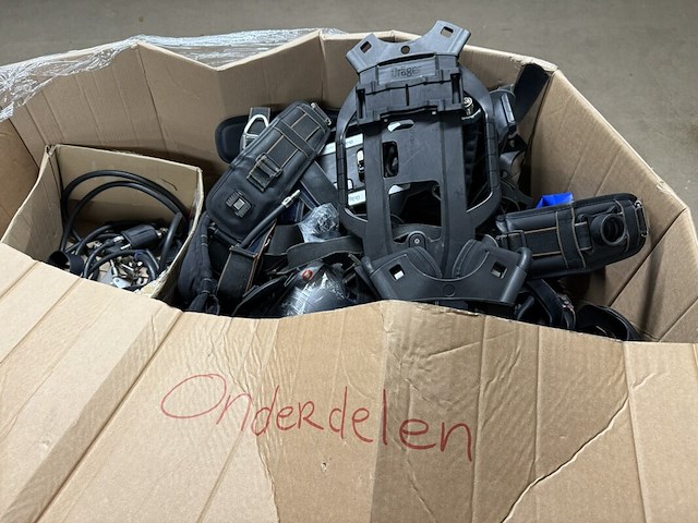 1 pallet diverse onderdelen tbv ademluchttoestellen en ademhalingsbescherming, dräger - afbeelding 2 van  22