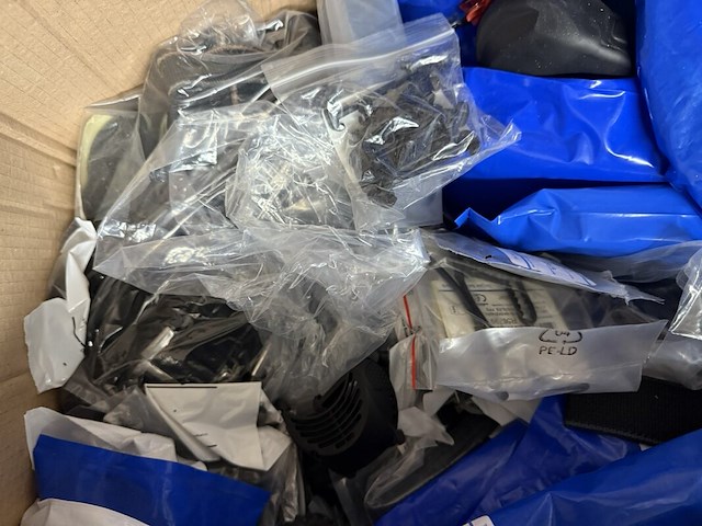 1 pallet diverse onderdelen tbv ademluchttoestellen en ademhalingsbescherming, dräger - afbeelding 11 van  22