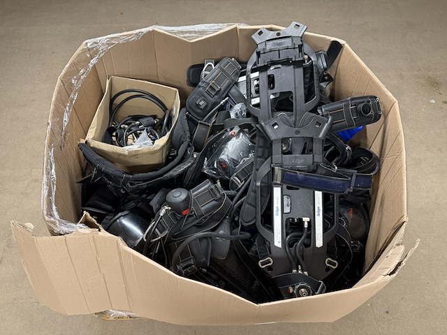 1 pallet diverse onderdelen tbv ademluchttoestellen en ademhalingsbescherming, dräger - afbeelding 12 van  22