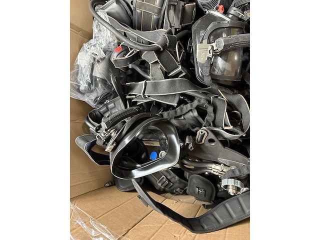 1 pallet diverse onderdelen tbv ademluchttoestellen en ademhalingsbescherming, dräger - afbeelding 16 van  22