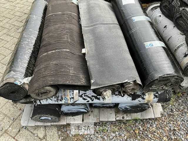 1 pallet diverse rollen bitumineuze dakbedekking - afbeelding 2 van  2