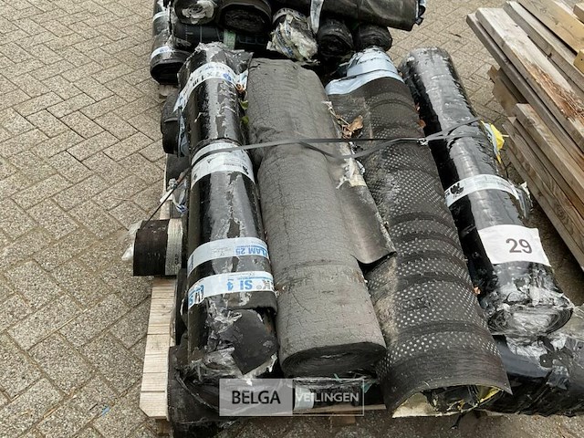 1 pallet diverse rollen bitumineuze dakbedekking - afbeelding 1 van  2