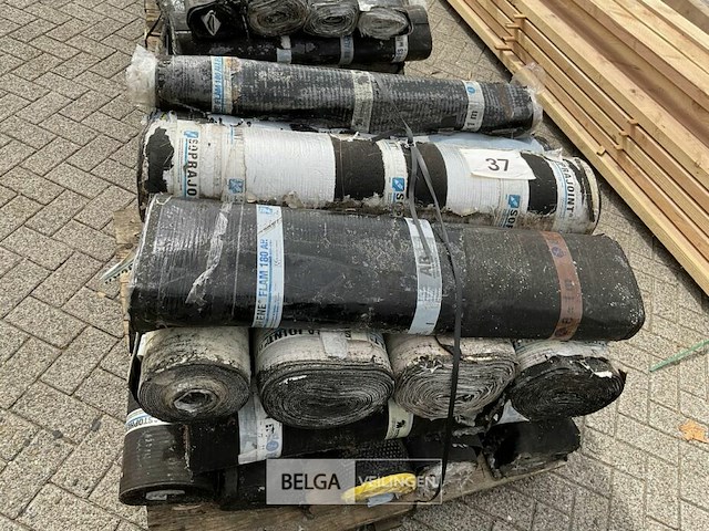 1 pallet diverse rollen bitumineuze dakbedekking - afbeelding 1 van  2