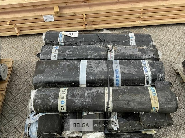 1 pallet diverse rollen bitumineuze dakbedekking - afbeelding 1 van  2