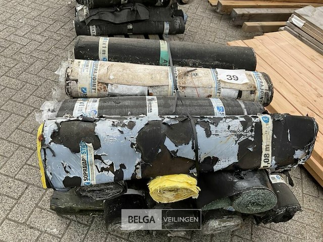 1 pallet diverse rollen bitumineuze dakbedekking - afbeelding 1 van  2