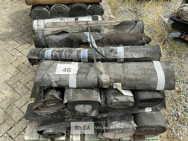1 pallet diverse rollen bitumineuze dakbedekking - afbeelding 1 van  2
