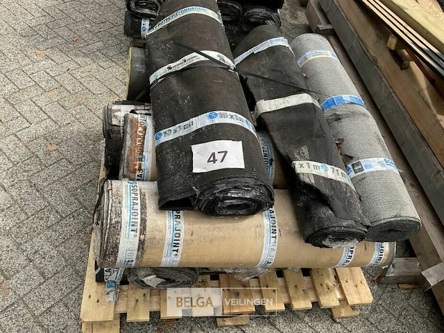 1 pallet diverse rollen bitumineuze dakbedekking - afbeelding 1 van  2