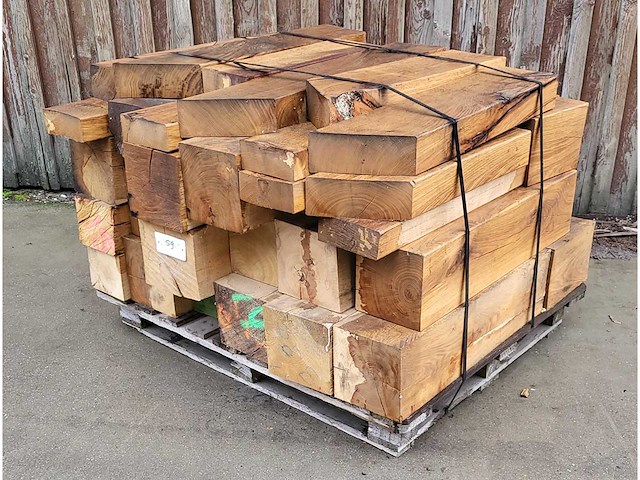 1 pallet eiken rest stukken mix, ca. 0.8m3 - afbeelding 5 van  5