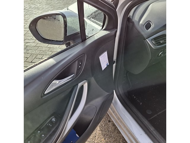 1 personenauto, opel, astra - afbeelding 16 van  45