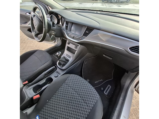 1 personenauto, opel, astra - afbeelding 32 van  45