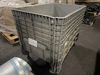 1 plastic rolcontainer op wielen 116 x 77,1 x 94,1 cm