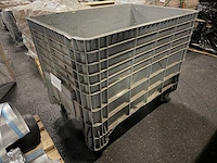 1 plastic rolcontainer op wielen 116 x 77,1 x 94,1 cm - afbeelding 2 van  3