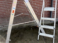 1 trap (2 traps met 6 treden) en 1 keukentrap - afbeelding 2 van  2