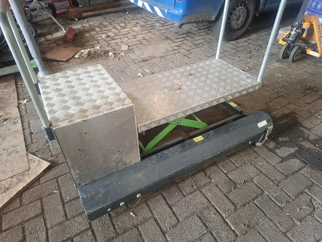 1 verrijdbare en verstelbare tafel - afbeelding 4 van  4