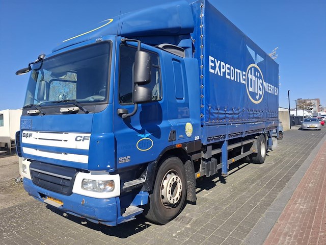 1 vrachtwagen daf cf 75.310 - afbeelding 1 van  9