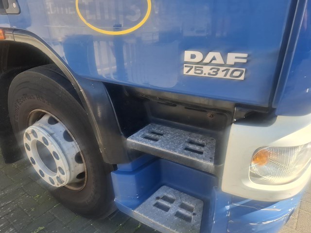 1 vrachtwagen daf cf 75.310 - afbeelding 6 van  9