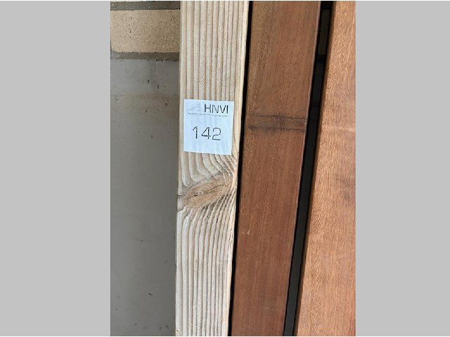 1 vuren paal 9 x 9 cm, 2,5m - afbeelding 1 van  2